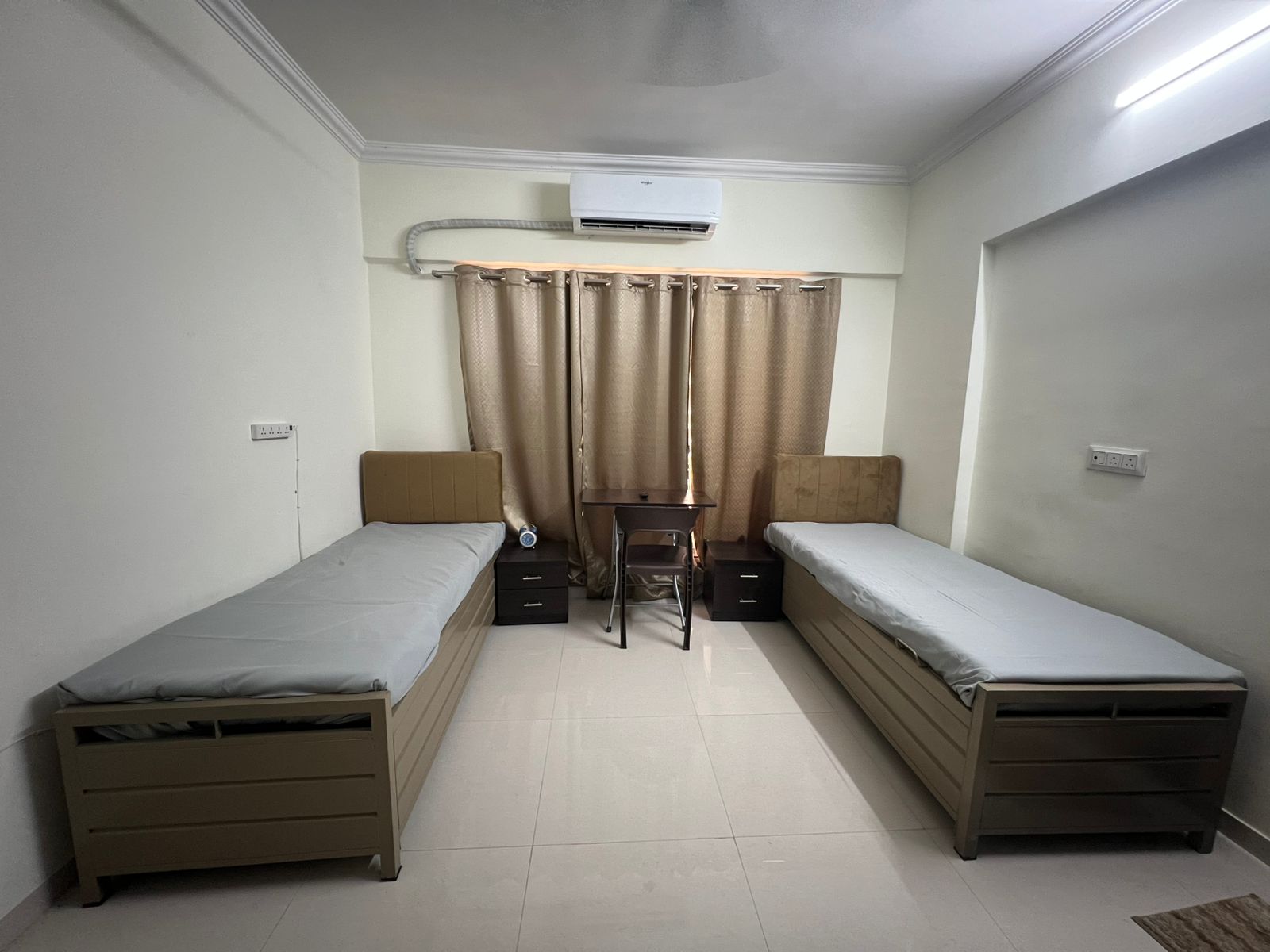 Triple Sharing PG room in Malad East